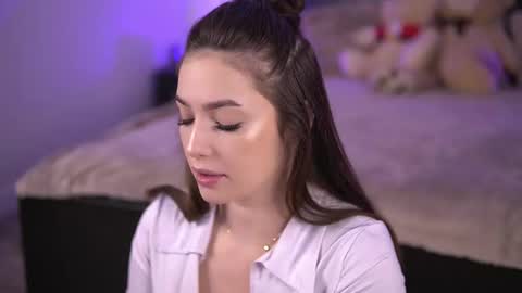 vixenamour online show from October 27, 4:30 am