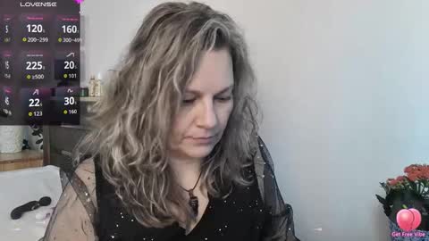 vixenjae online show from March 11, 7:34 am