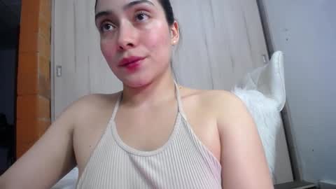 Snapshot of we_we77 chatting on December 22, 10:47 pm we_we77 online show from December 22, 10:47 pm