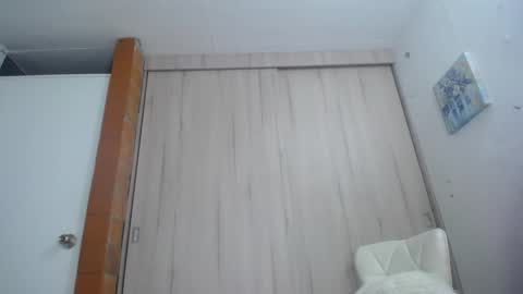Snapshot of we_we77 chatting on January 19, 11:32 pm we_we77 online show from January 19, 11:32 pm