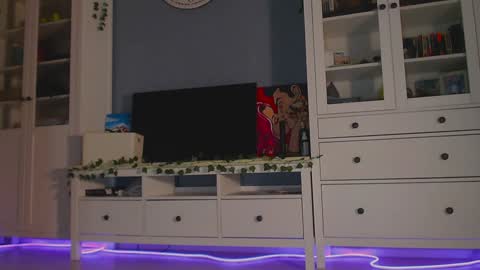  moon  online show from December 9, 1:24 pm