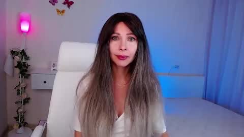 Wendi Foster online show from November 21, 6:54 pm