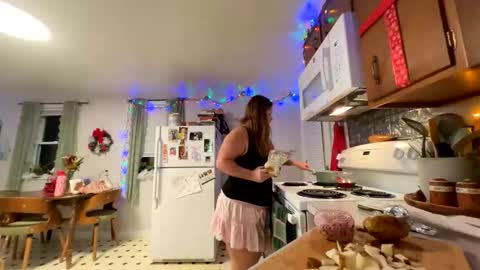 Wendy online show from December 22, 4:59 am