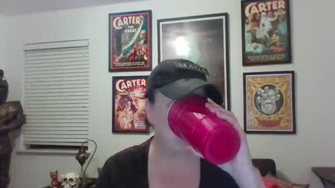 Snapshot of wendycu chatting on February 16, 7:04 am WendyCU online show from February 16, 7:04 am