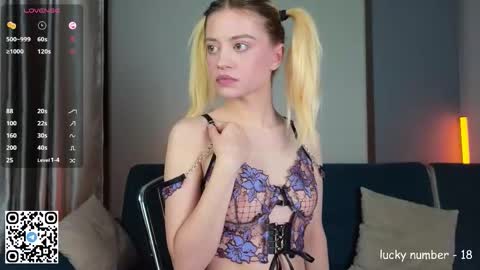 Wendy online show from October 12, 9:39 pm