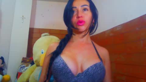 Snapshot of wenndy_ardent chatting on February 12, 12:33 pm TaTis online show from February 12, 12:33 pm