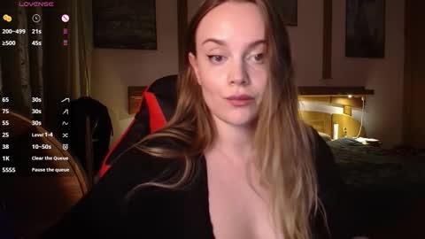 Lana online show from December 4, 10:10 pm