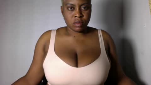 Snapshot of wet_pussyy24 chatting on December 8, 12:51 am lily online show from December 8, 12:51 am