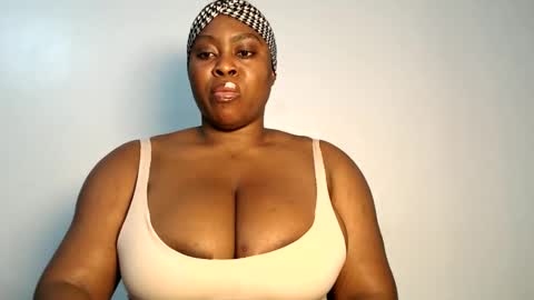 Snapshot of wet_pussyy24 chatting on September 28, 10:59 pm lily online show from September 28, 10:59 pm
