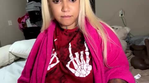 SheSquirts online show from December 14, 6:24 am