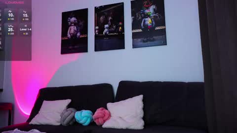 Kate  online show from March 11, 4:29 pm