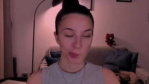 whoislulu online show from December 4, 1:52 am