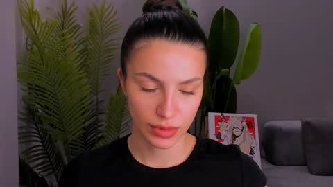 whoislulu online show from December 12, 12:05 am