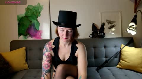 wild_peony online show from October 31, 3:27 pm