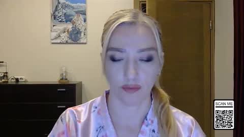 Snapshot of wild_silk_desire chatting on October 14, 3:25 pm Alina online show from October 14, 3:25 pm
