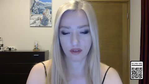 Snapshot of wild_silk_desire chatting on October 4, 1:28 pm Alina online show from October 4, 1:28 pm
