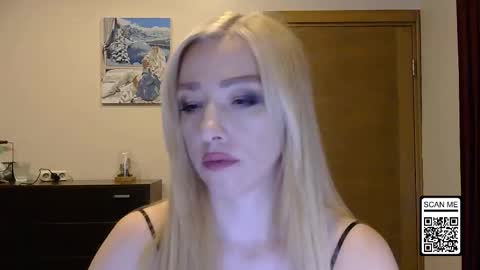 Snapshot of wild_silk_desire chatting on September 18, 1:09 pm Alina online show from September 18, 1:09 pm