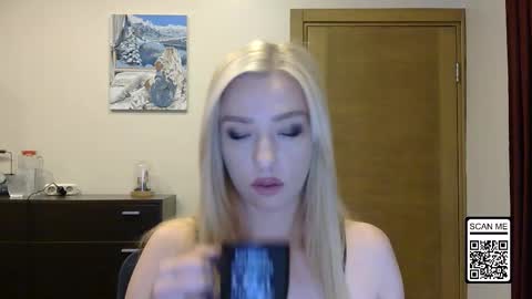 Snapshot of wild_silk_desire chatting on September 11, 1:00 pm Alina online show from September 11, 1:00 pm