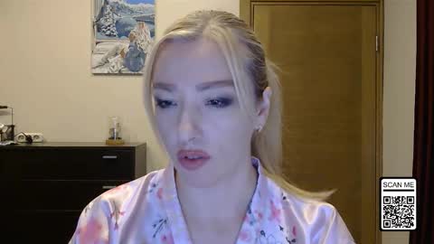 Snapshot of wild_silk_desire chatting on October 11, 3:04 pm Alina online show from October 11, 3:04 pm