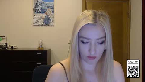 Snapshot of wild_silk_desire chatting on October 10, 2:00 pm Alina online show from October 10, 2:00 pm