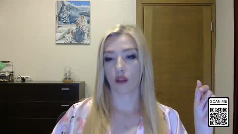 Snapshot of wild_silk_desire chatting on October 18, 2:31 pm Alina online show from October 18, 2:31 pm