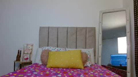 Only wilsonsiara01 online show from February 1, 5:28 am