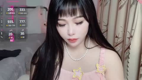 Snapshot of wink_weiwei chatting on December 4, 1:36 am CN WEIWEI online show from December 4, 1:36 am