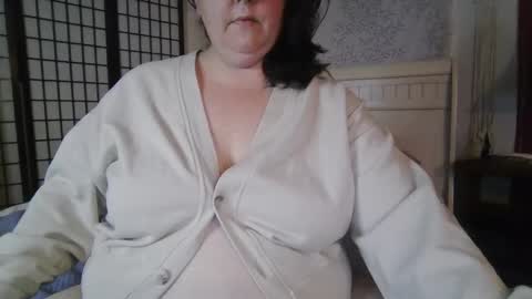 Winnie online show from October 8, 4:50 am