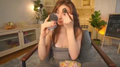 Lillian online show from April 29, 3:32 am