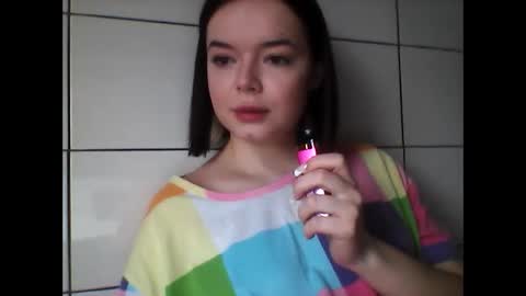Snapshot of winter__white_rose chatting on December 28, 11:09 am Emma online show from December 28, 11:09 am