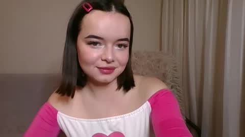 Snapshot of winter__white_rose chatting on October 21, 5:06 pm Emma online show from October 21, 5:06 pm
