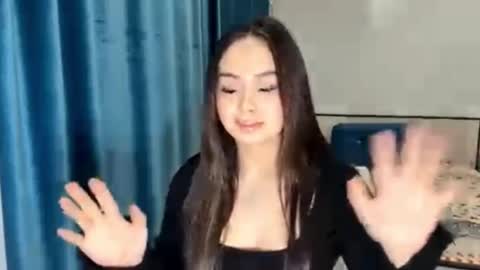 Amina online show from January 8, 2:10 pm