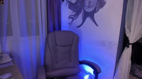     Luna Violeta  A r t i s t  online show from November 22, 4:26 am