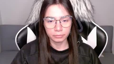 Snapshot of wolfs_daughter chatting on October 9, 3:10 am Alex online show from October 9, 3:10 am