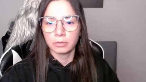 Alex online show from December 4, 2:36 am