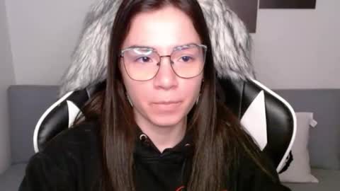 Snapshot of wolfs_daughter chatting on September 29, 3:44 am Alex online show from September 29, 3:44 am