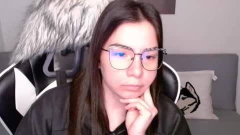 Snapshot of wolfs_daughter chatting on October 8, 2:38 am Alex online show from October 8, 2:38 am