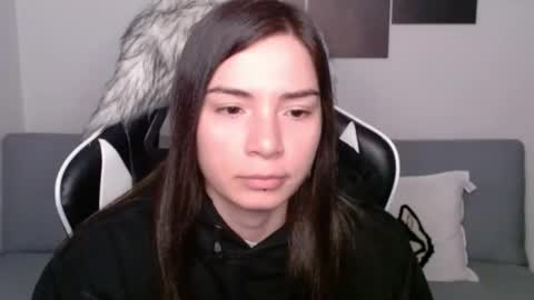 Snapshot of wolfs_daughter chatting on January 14, 3:01 am Alex online show from January 14, 3:01 am