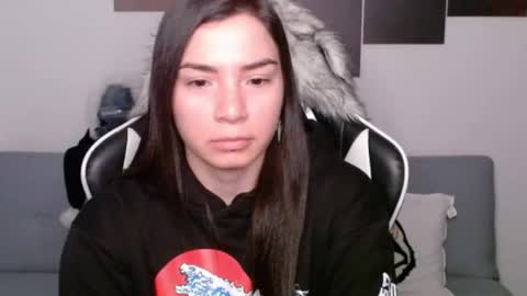 Snapshot of wolfs_daughter chatting on December 29, 3:22 am Alex online show from December 29, 3:22 am