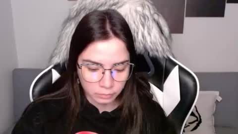 Snapshot of wolfs_daughter chatting on September 23, 2:43 am Alex online show from September 23, 2:43 am
