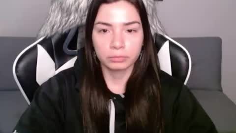 Snapshot of wolfs_daughter chatting on March 10, 2:17 am Alex online show from March 10, 2:17 am