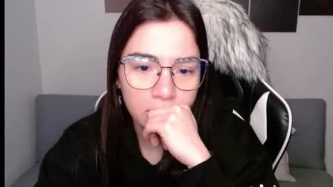 Snapshot of wolfs_daughter chatting on September 22, 2:10 am Alex online show from September 22, 2:10 am