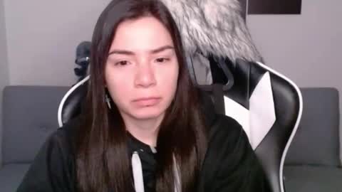 Snapshot of wolfs_daughter chatting on February 14, 4:04 am Alex online show from February 14, 4:04 am
