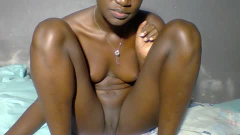 Snapshot of wonders0786 chatting on October 21, 7:01 am Your black bunny online show from October 21, 7:01 am