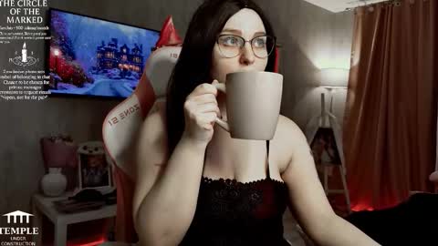 Snapshot of wounded_goddess chatting on October 5, 5:56 am Goddess Sophy online show from October 5, 5:56 am