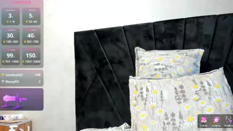 Snapshot of wowsquirt chatting on October 17, 6:16 am online show from October 17, 6:16 am