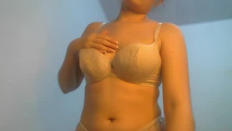 Snapshot of xeniala chatting on September 11, 8:42 pm XENIALA online show from September 11, 8:42 pm