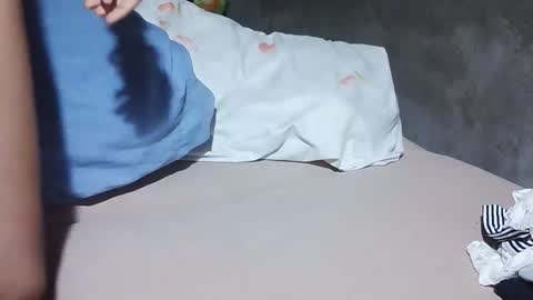 xhotskinny69x online show from September 25, 12:10 am