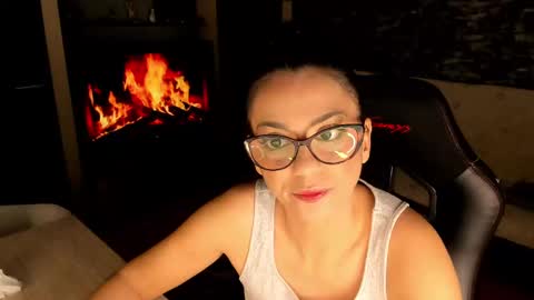 Snapshot of xlaracroftx chatting on March 9, 8:21 pm Lara online show from March 9, 8:21 pm