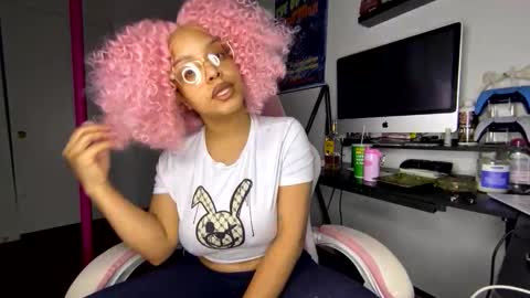 xStarGazingx online show from March 14, 9:54 am